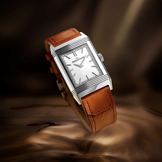 Prise en lévitation de la montre Reverso Tribute Monoface de Jaeger-LeCoultre à cadran blanc - Q7168420