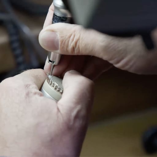 Jaeger-LeCoultre rare watchmaking savoir-faire crimping