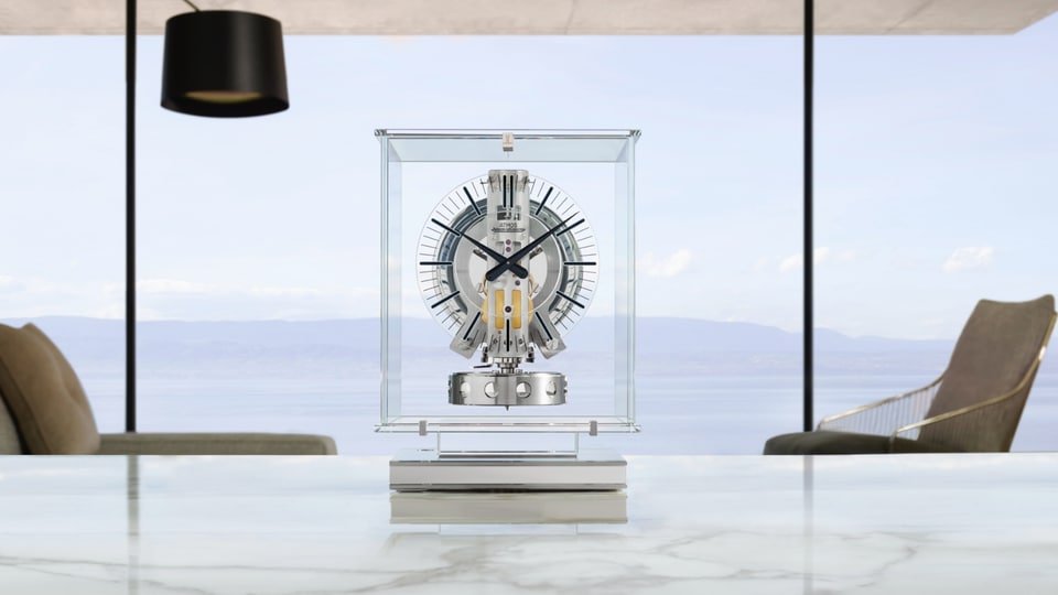 Cuide su reloj Atmos