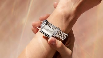 レベルソ：時と寄り添い、時に刻まれる存在