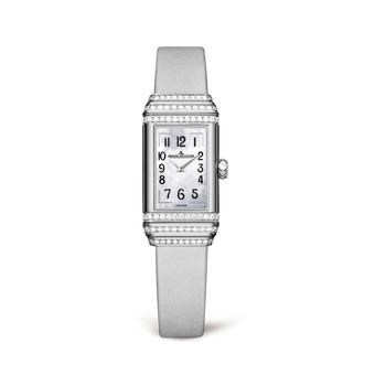 Vue de face de la montre Q3363402