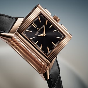 Jaeger-LeCoultre – Levitation Asset e foco no mostrador preto do Reverso Tribute Chronograph Ouro Rosa – Q389257J